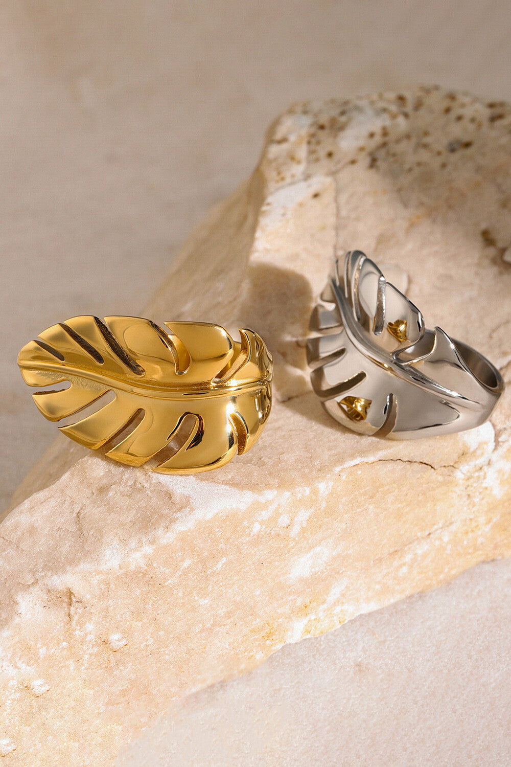 Leaf Shaped Fashionable Metallic Sheen Open Rings