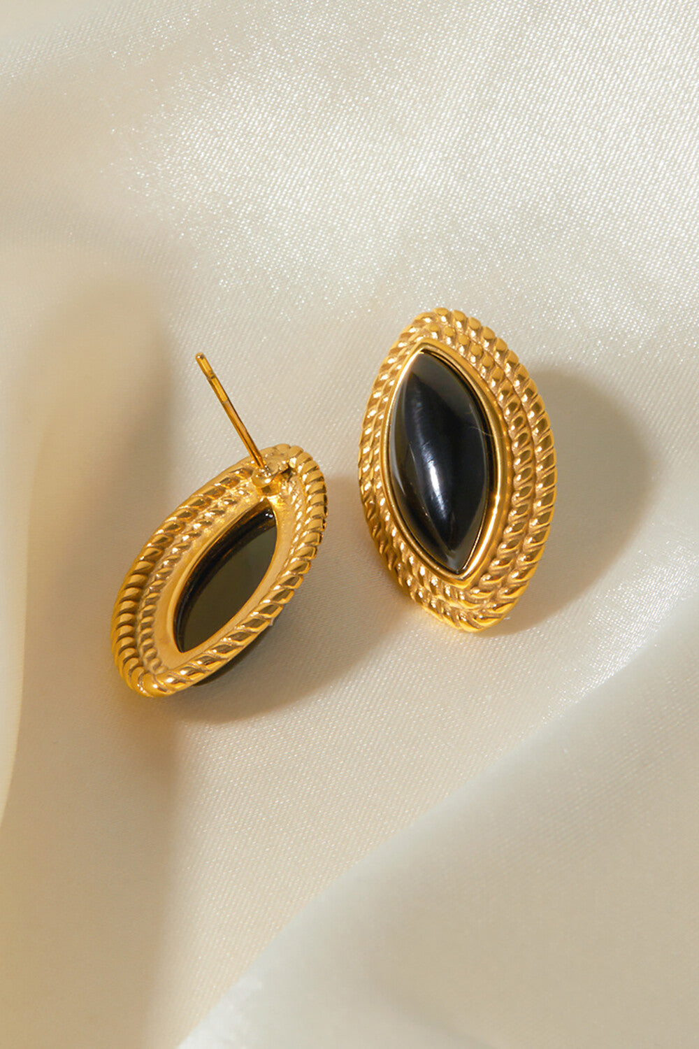 Alloy Spiral Trim Fashionable Oval Stud Earrings