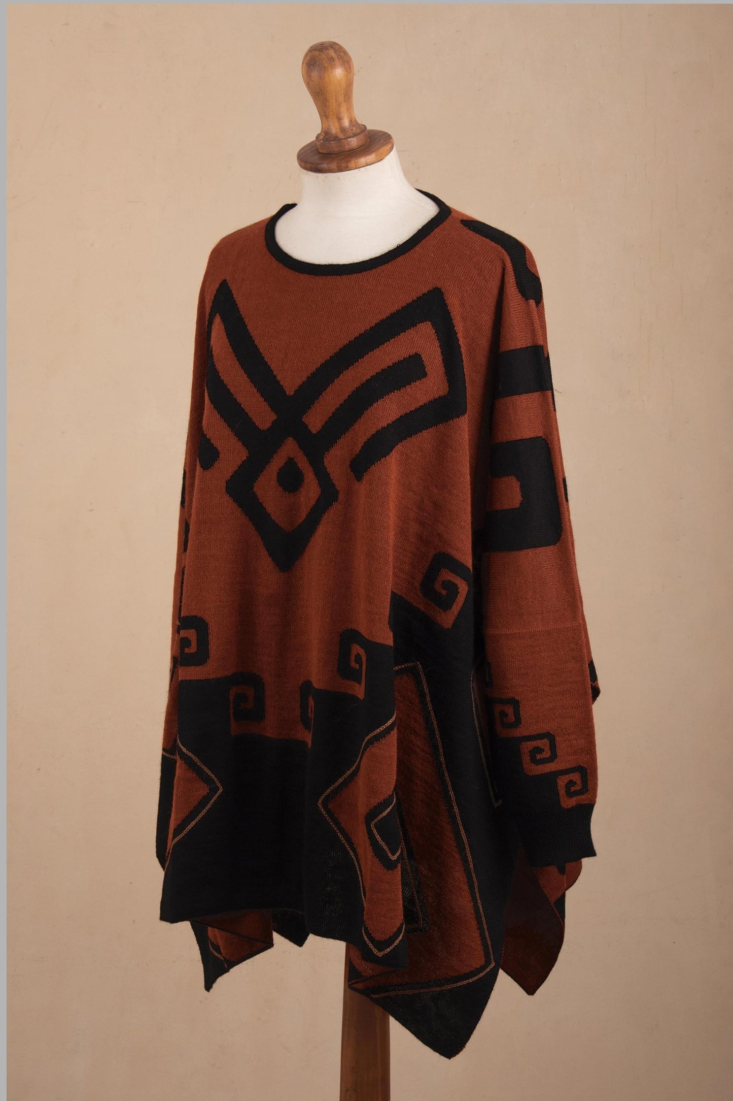 Inca Contrast Black and Russet Alpaca Blend Poncho