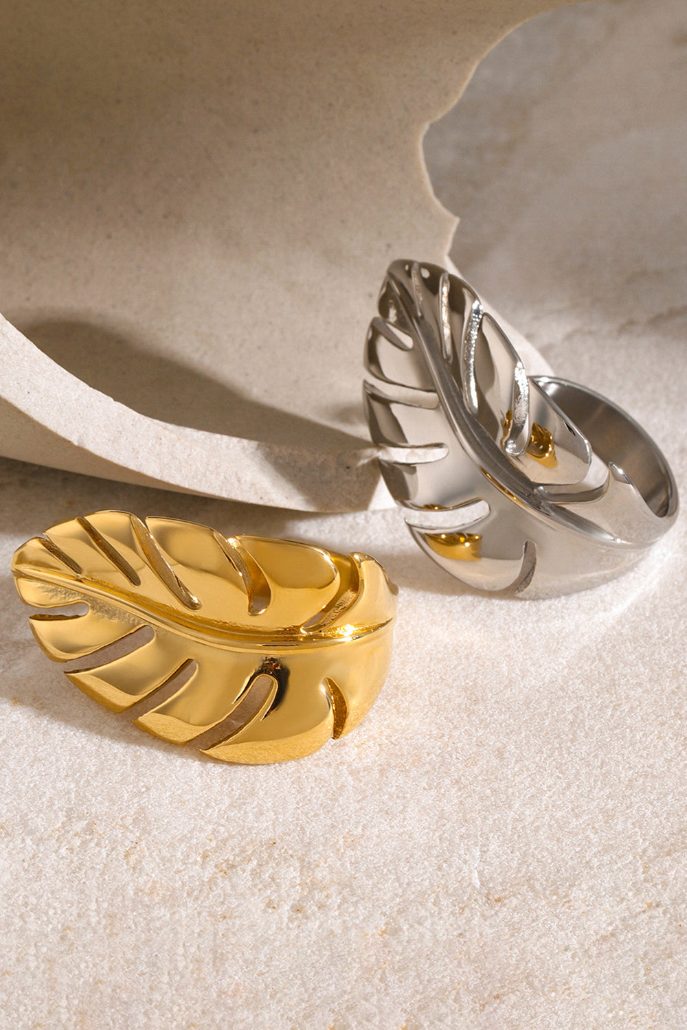 Leaf Shaped Fashionable Metallic Sheen Open Rings