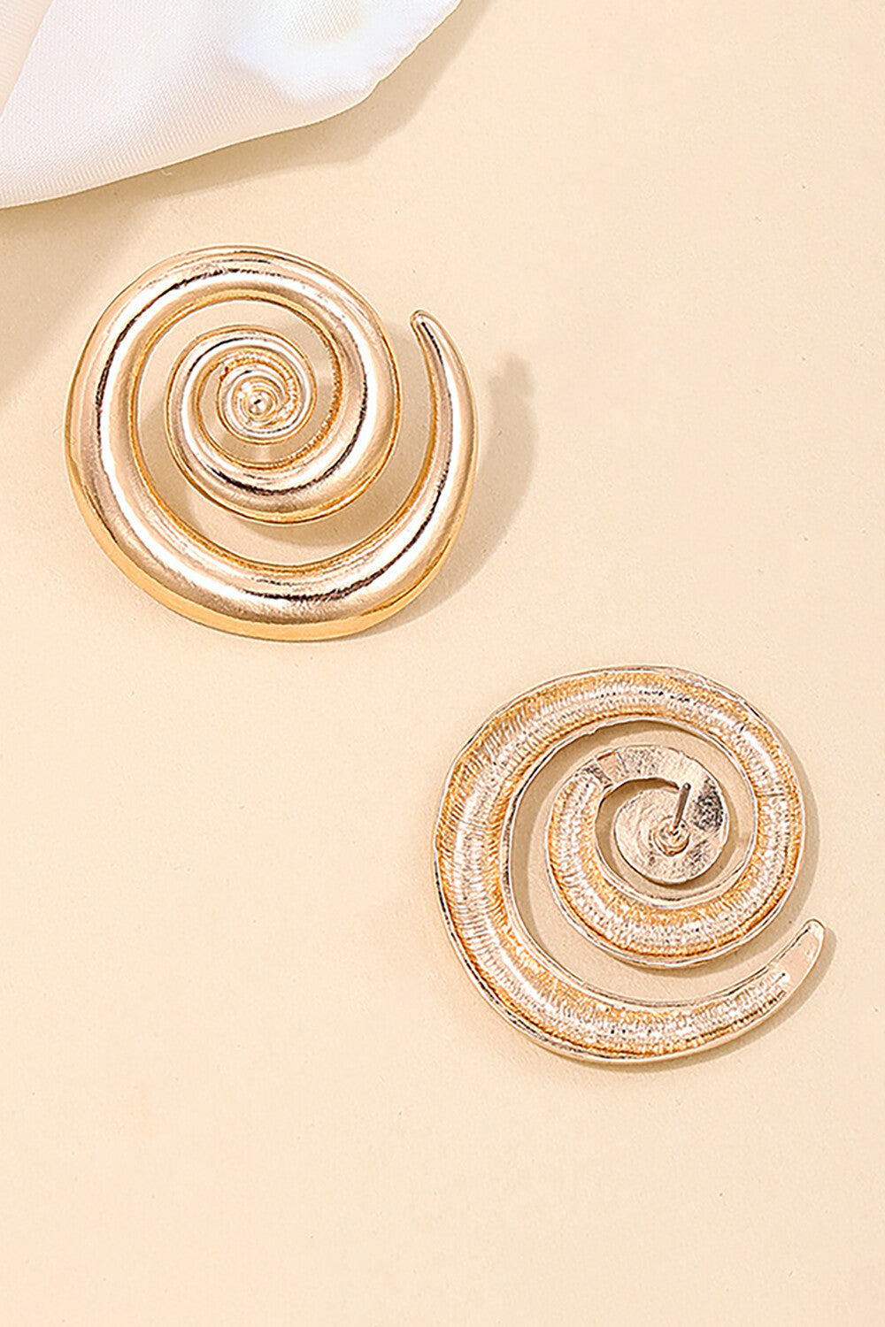 Cutout Spiral Design Alloy Fashionable Stud Earrings