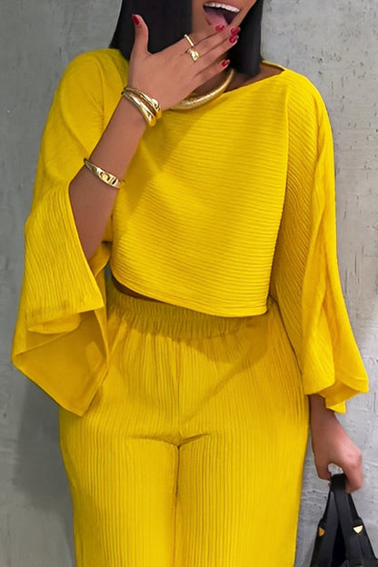 Attractive Short Top & Elastic Waist Pants Set