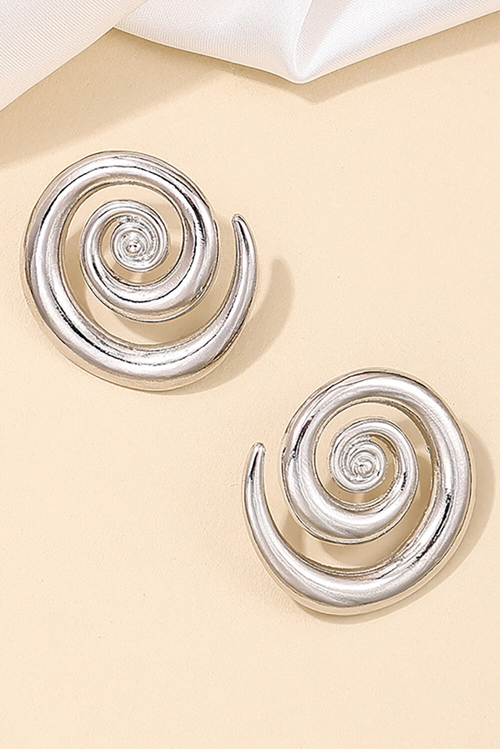 Cutout Spiral Design Alloy Fashionable Stud Earrings